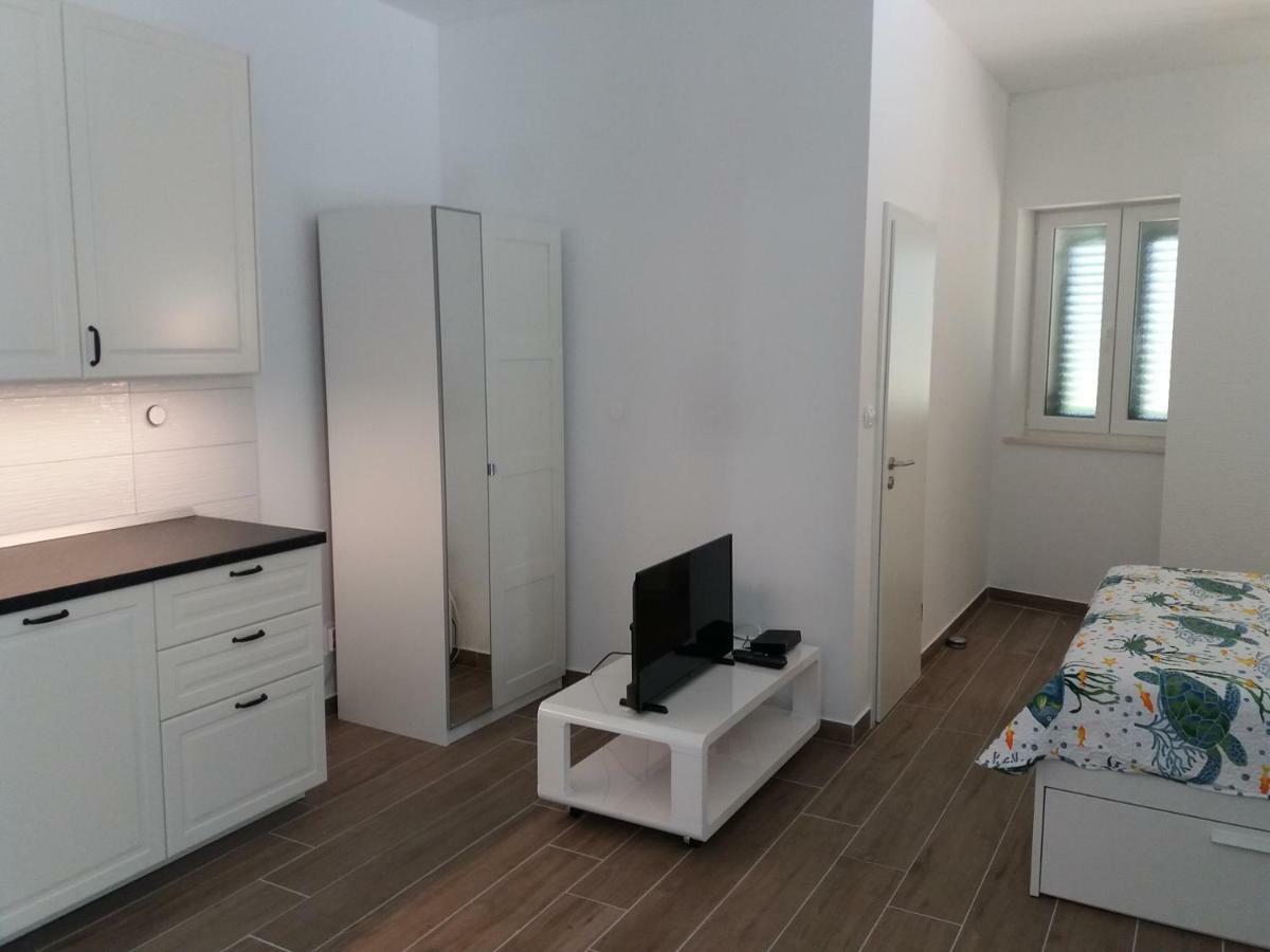 Apartment Kadic Dugi Rat Kültér fotó